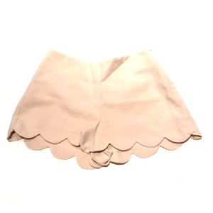 Monteau Shorts - Tan Monteau fitted scallop shorts Monteau Shorts - Tan Monteau fitted scallop shorts